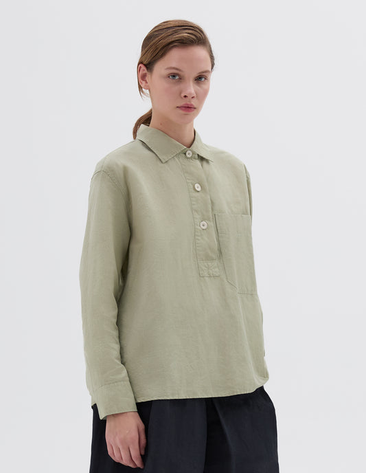 MHL. BIG POCKET SWING SHIRT | LIGHTWEIGHT COTTON LINEN | PALE GREEN