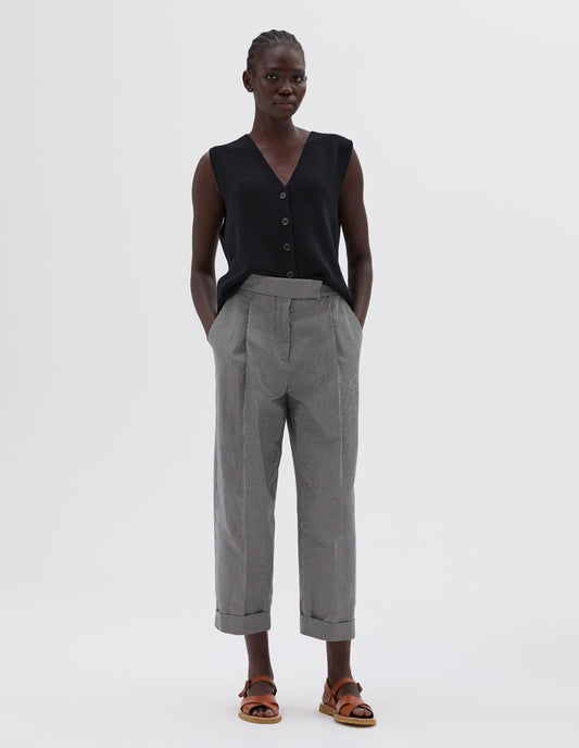 SINGLE PLEAT CROPPED TROUSERS | COTTON LINEN GINGHAM | BLACK / ECRU