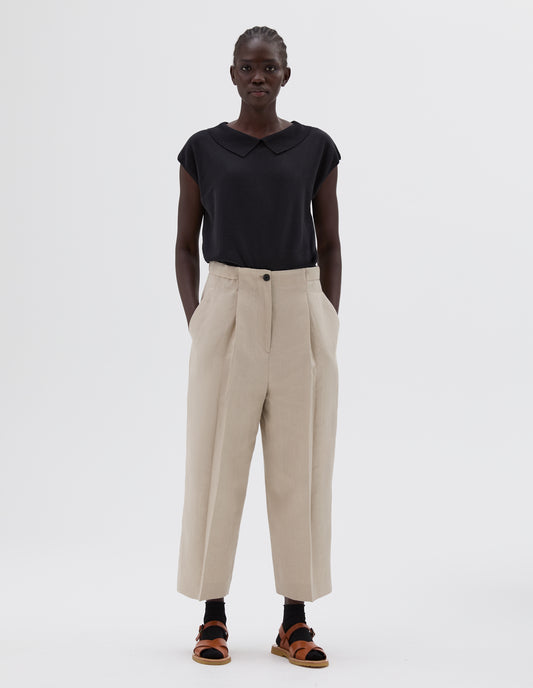 PLEATED FRONT CROPPED TROUSERS | COMPACT LINEN YARNDYE | NATURAL