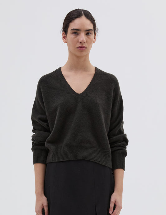 CROPPED V NECK | CASHMERE | ASSAM