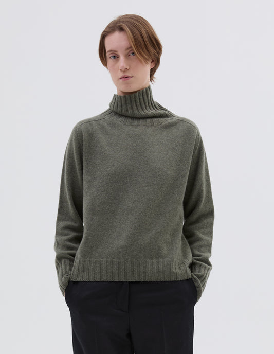 WIDE ROLL NECK | CASHMERE | OREGANO