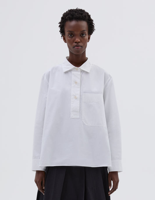 CHEMISE ÉVASÉE À GRANDES POCHES MHL. | POPELINE DE COTON COMPACT | BLANC