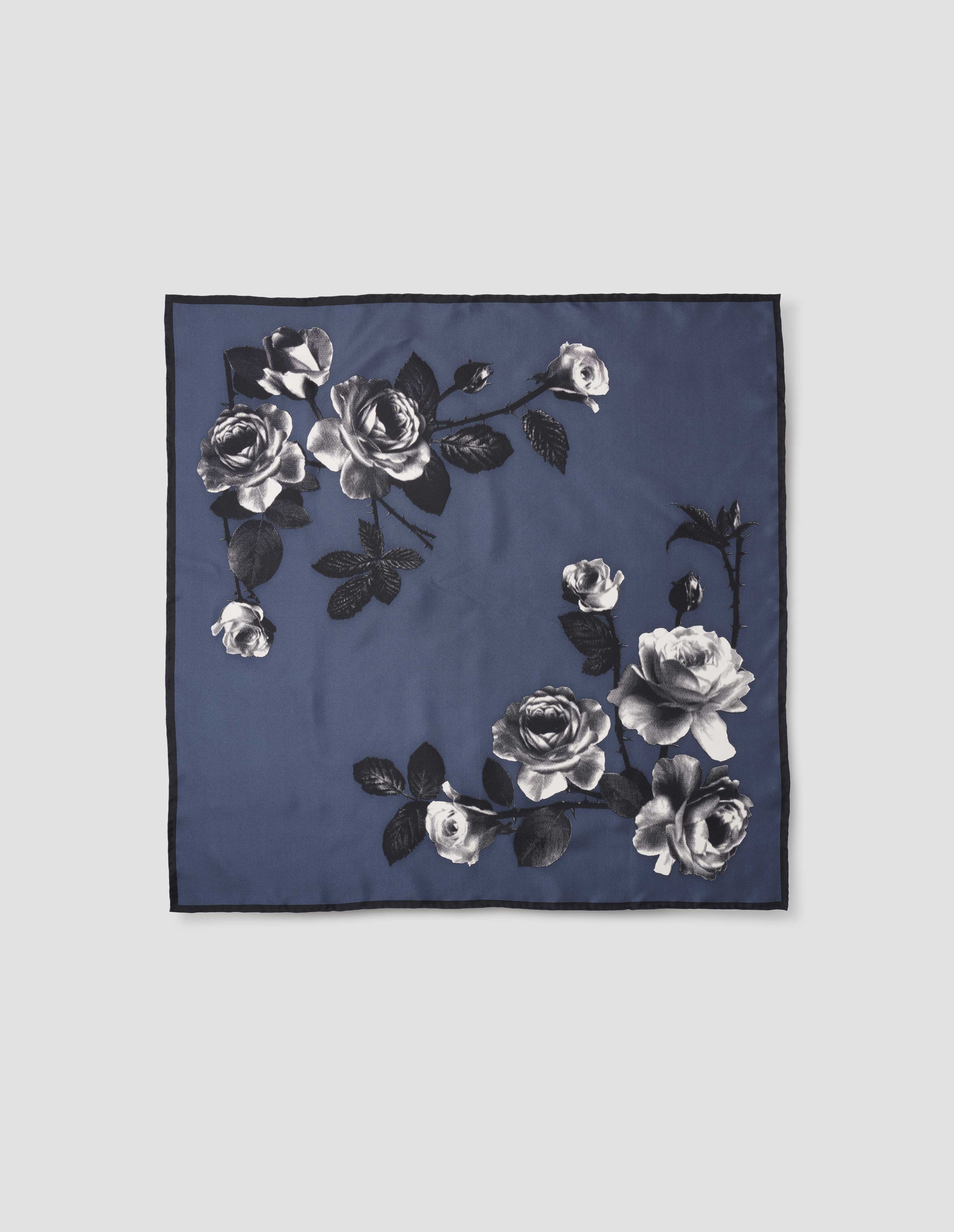 Store Art Scarf - Roses in Blue