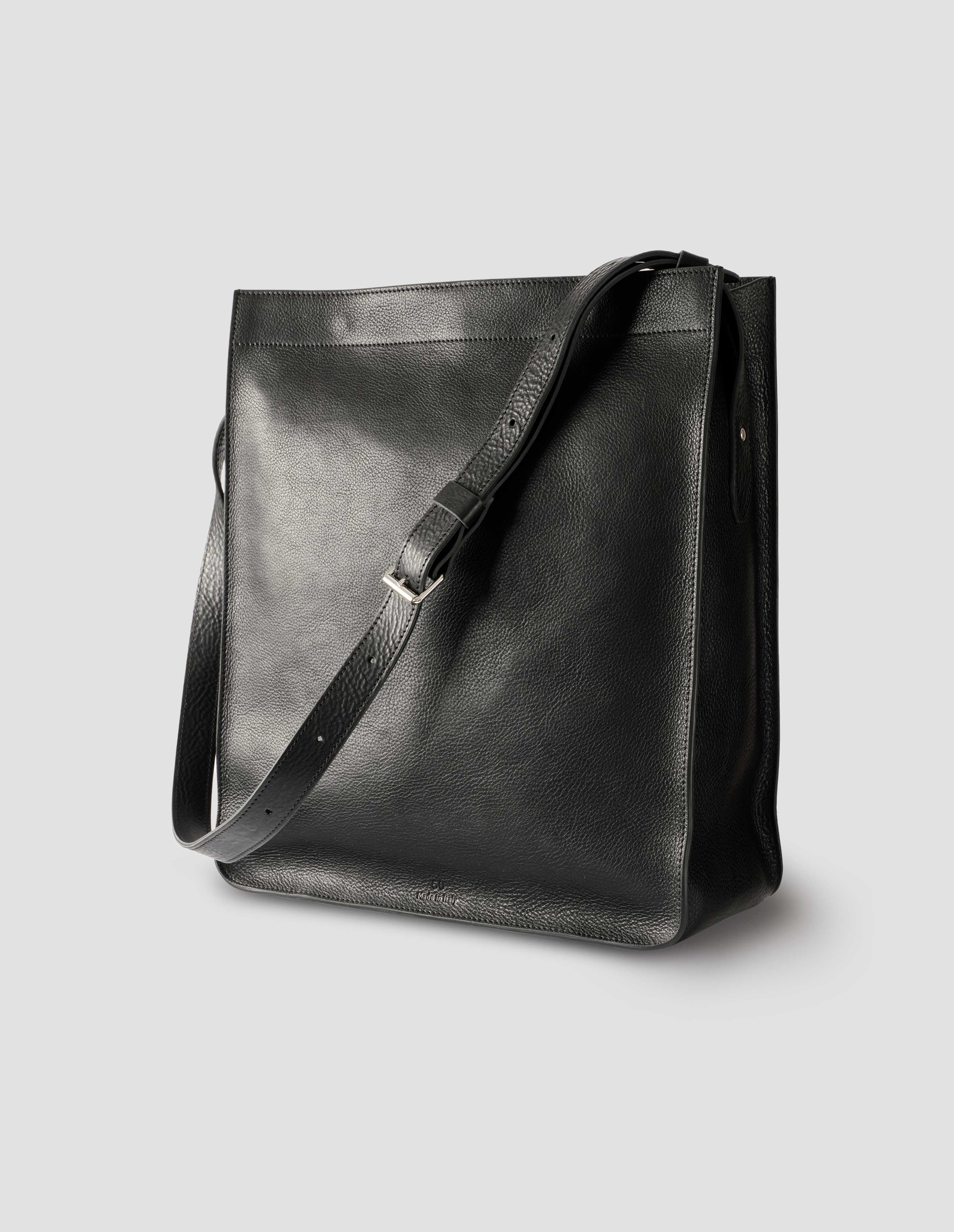 SHOULDER TOTE FINE GRAIN LEATHER BLACK